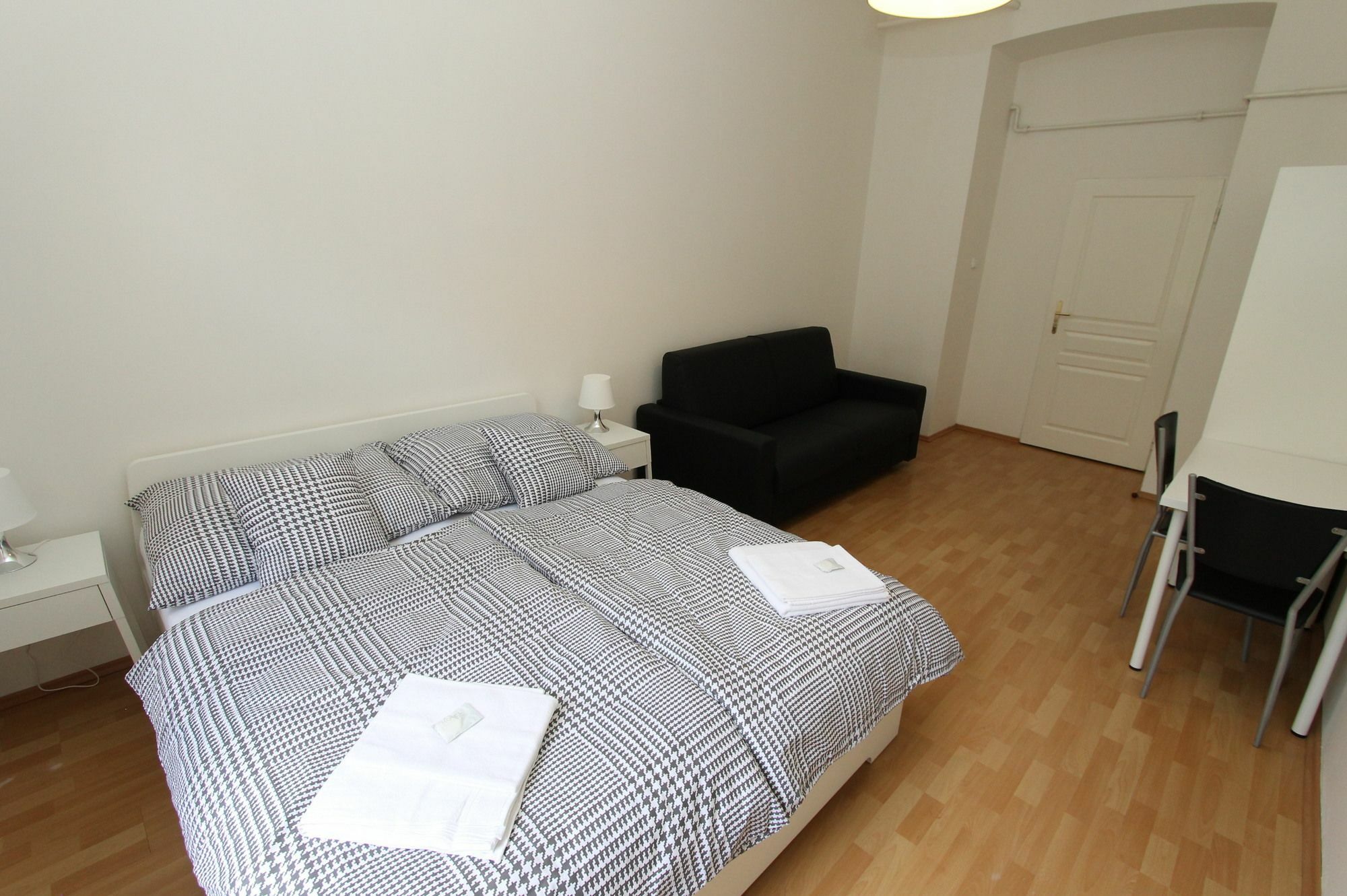 Zizka Home Apartments Prague Exterior photo